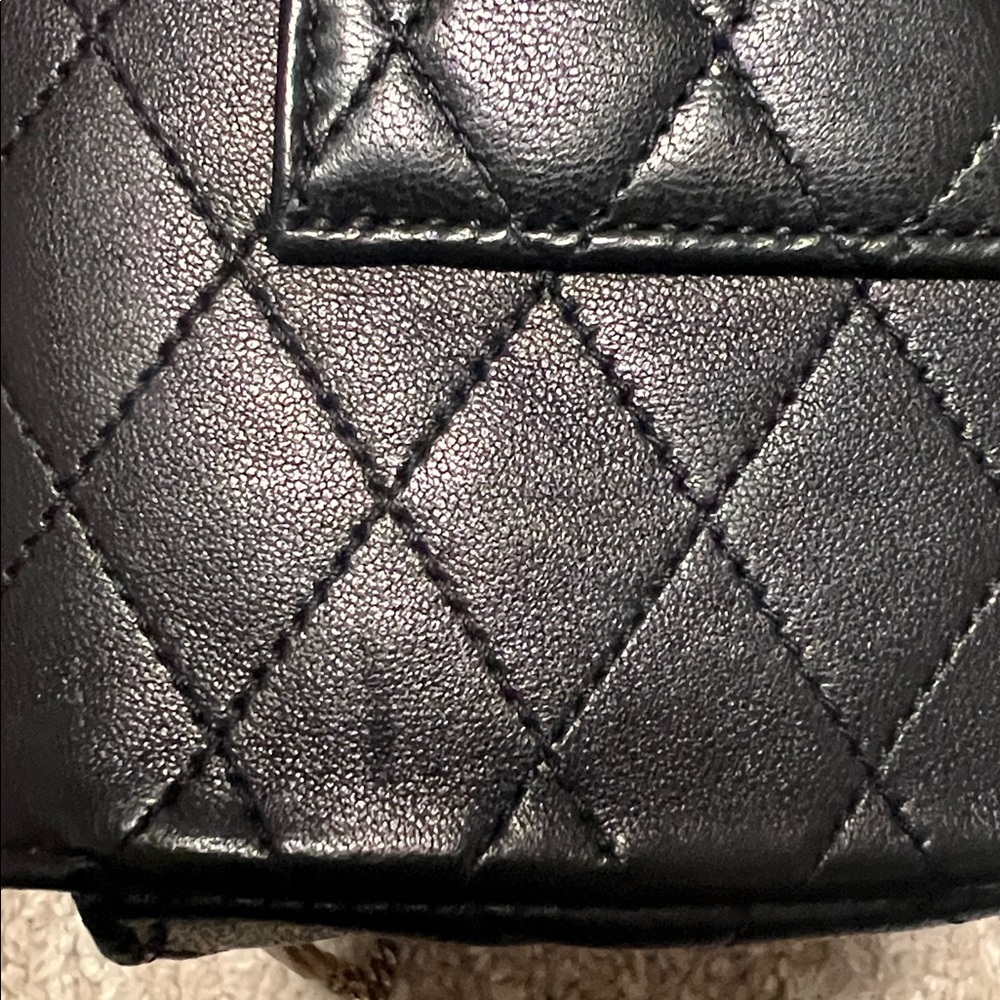 YSL Saint Laurent Gaby Phone Holder, black quilted with gold chain NWT! - Picture 14 of 17